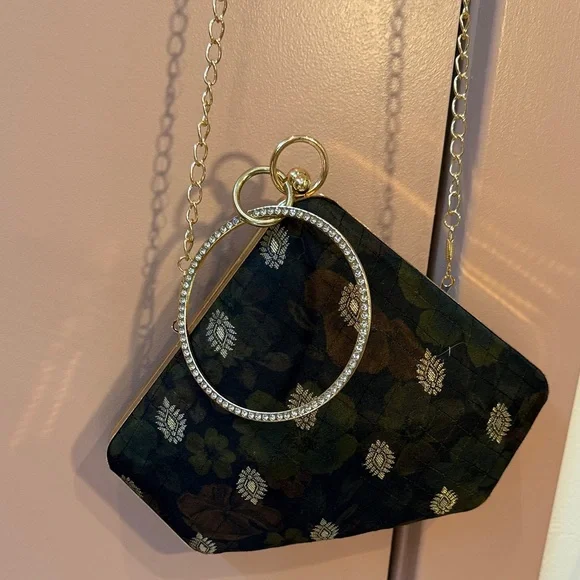 Floral Patterned Wrist Clutch with Gold Bling Ring - with shoulder strap - Picture 7 of 9